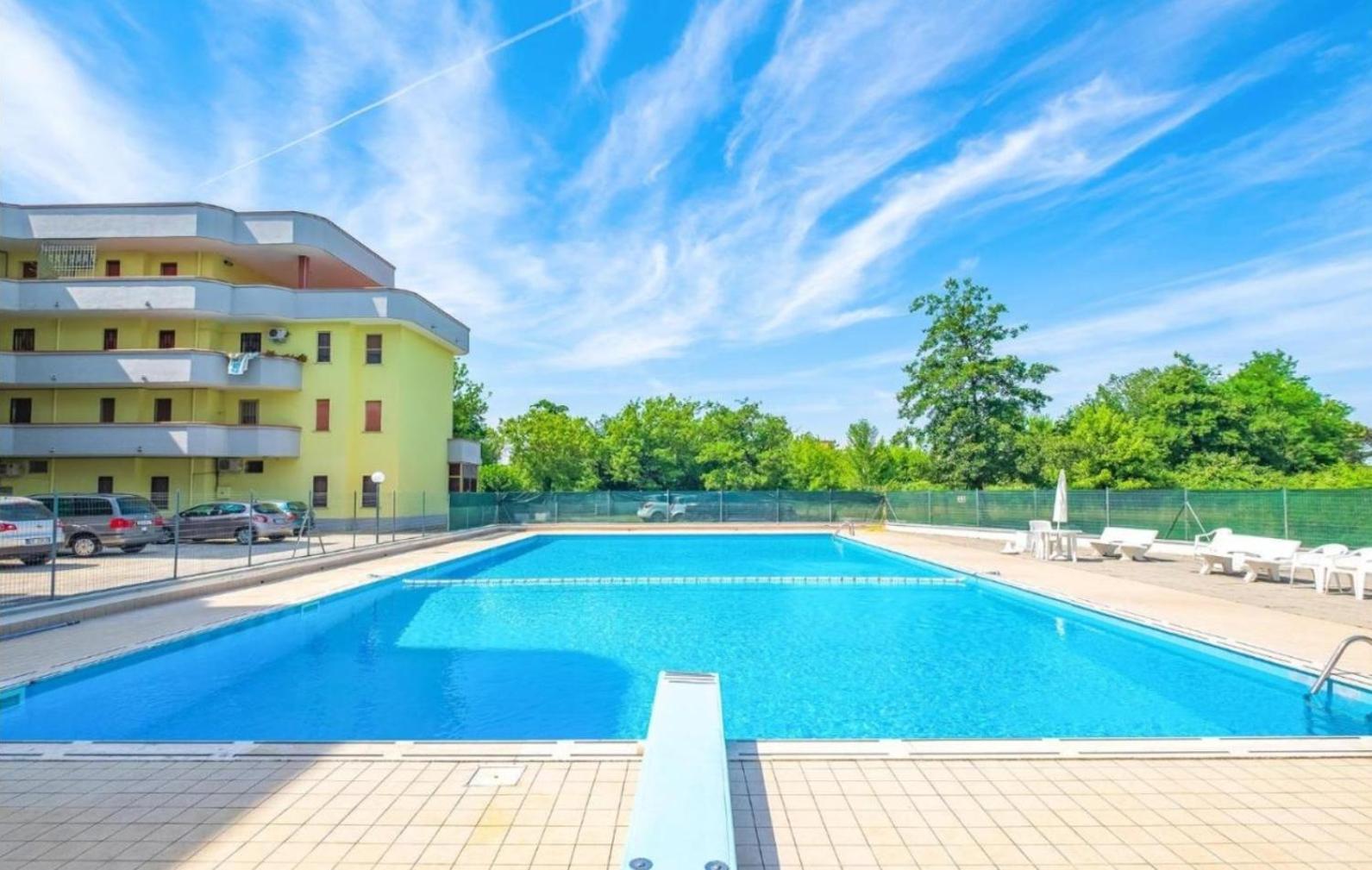 La Dolce Vita - Apartment With Shared Pool And Large Terrace Lido delle Nazioni Exterior foto